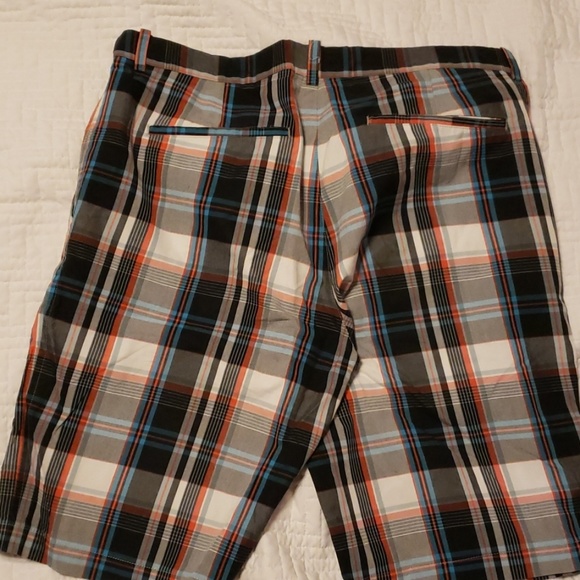 Theory Men's Shorts - Picture 3 of 3